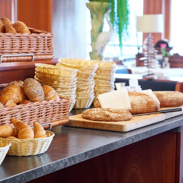 Brot und Backwaren am Frühstücksbuffet im Hotel Prinz-Luitpold-Bad