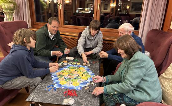 Unser erster Hotel-Spieleabend