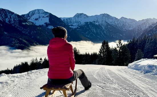 Gemütliches Rodeln mit Sonnenstopp