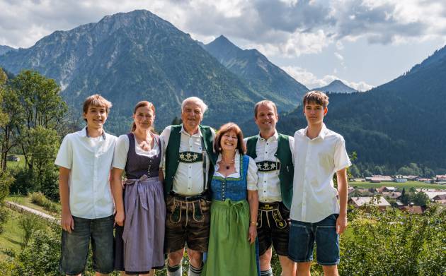 Familie Gross im Hotelgarten