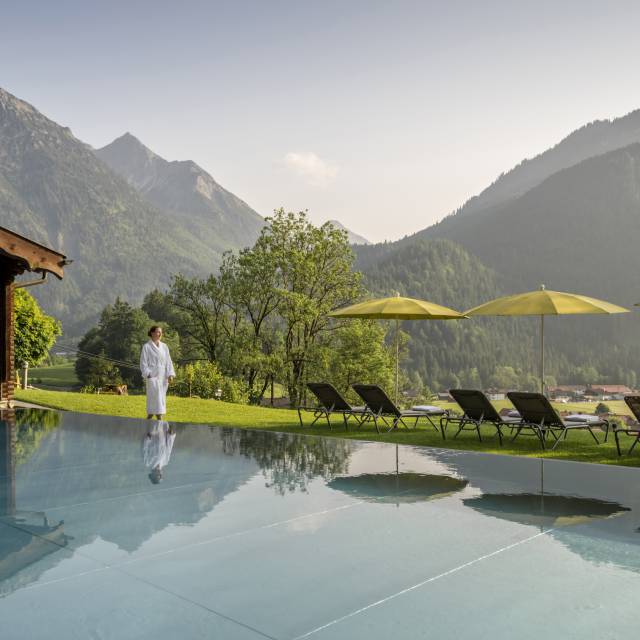Pool mit Aussicht - Bayrisches Spa Hotel